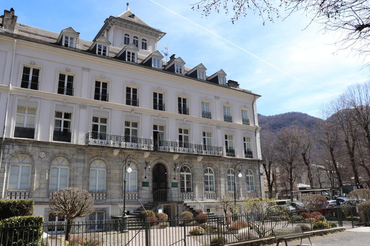 Le Palais D'Etigny Apartment Bagneres-de-Luchon Exterior photo